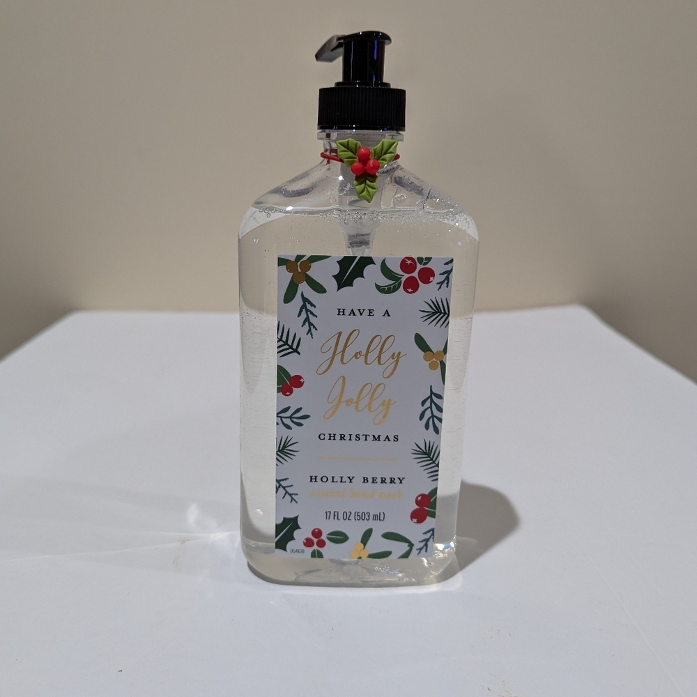 NEW Home & Body Co. Holly Berry Scented Hand Soap. Size 17 Oz. Christmas Theme